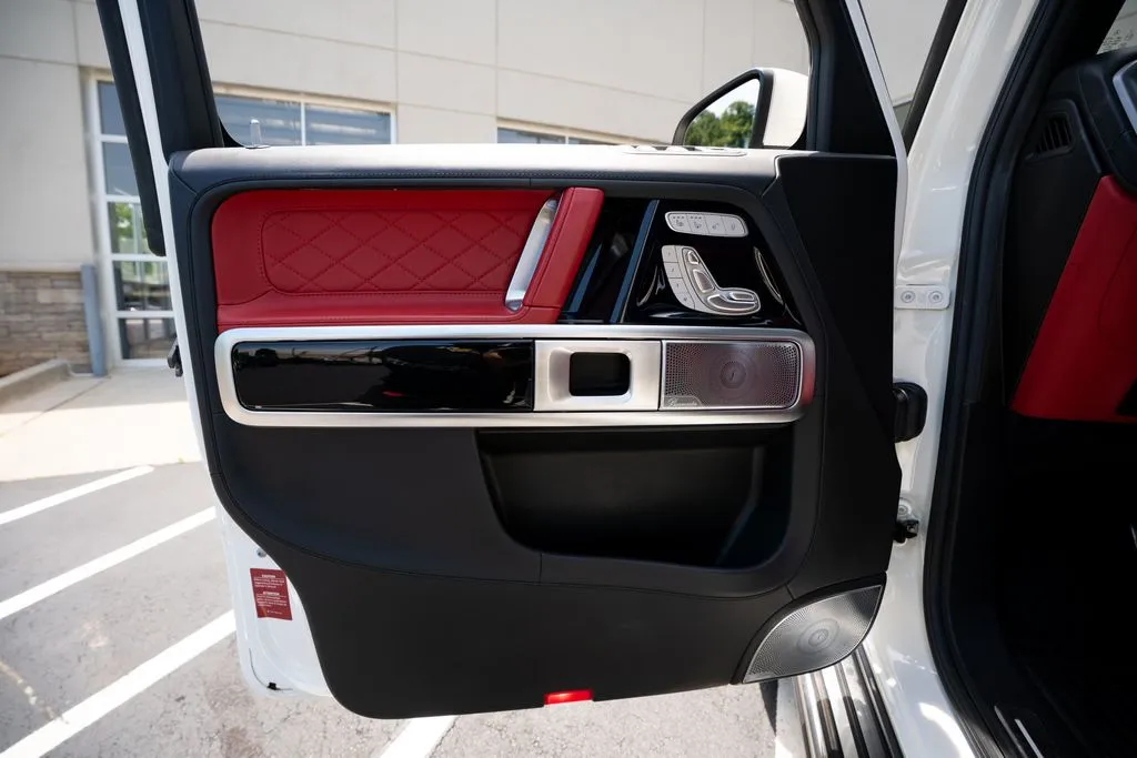 Mercedes-Benz G-Class photo 26