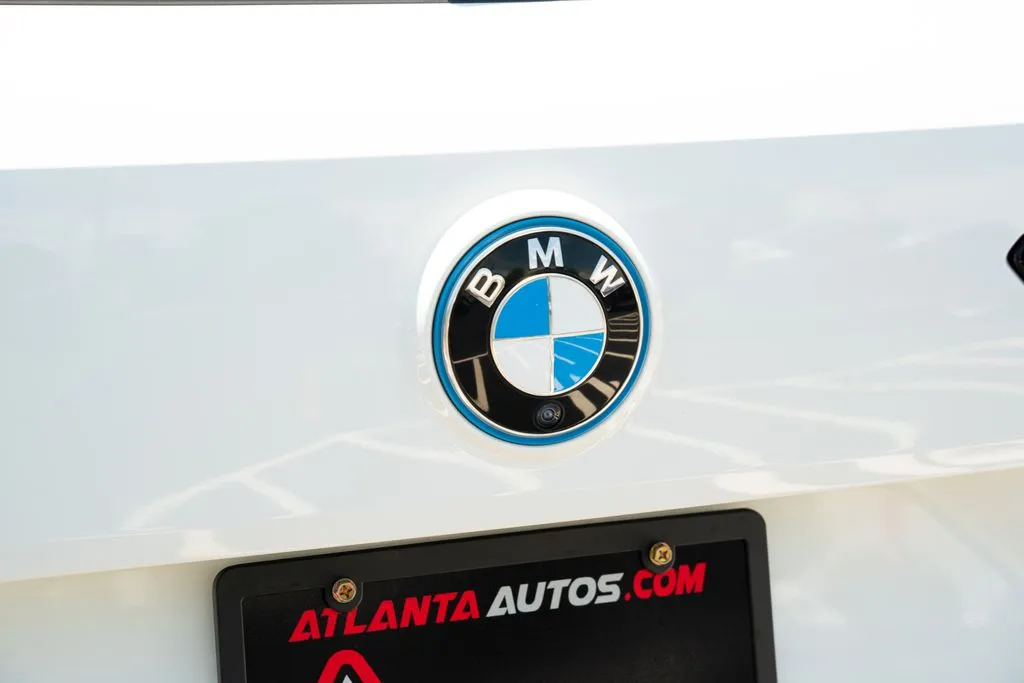 BMW iX photo 17