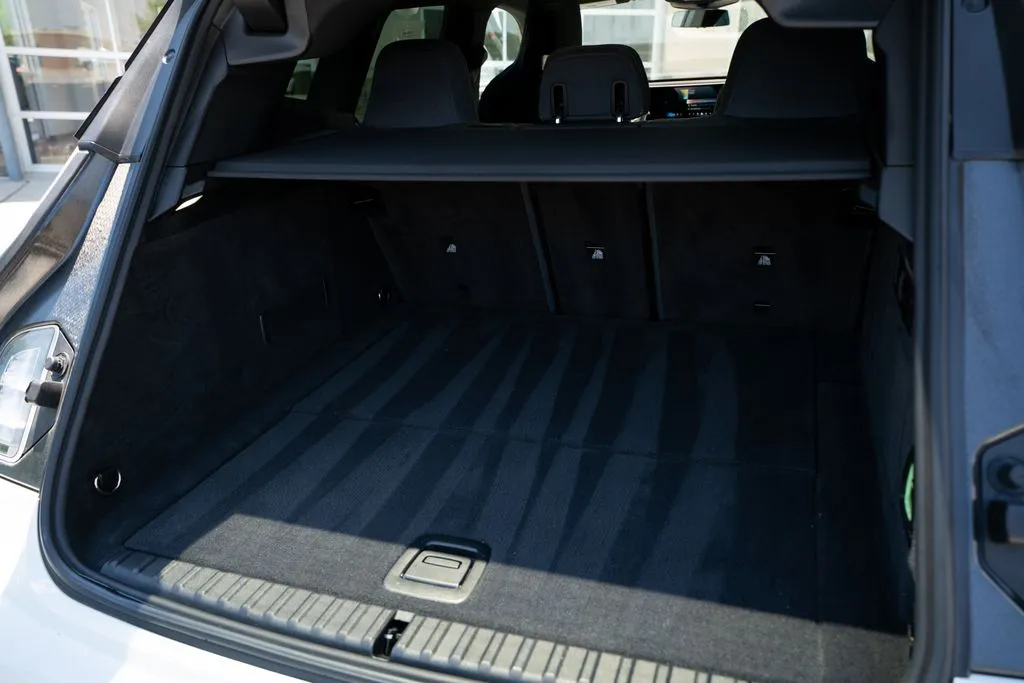 BMW iX photo 50