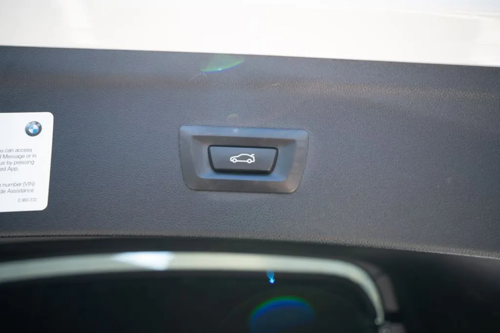 BMW iX photo 51