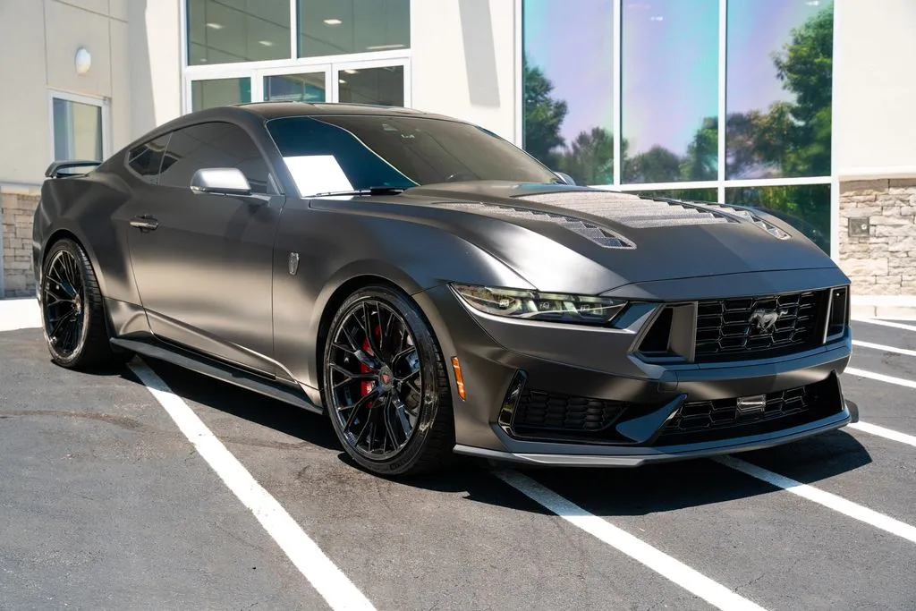Ford Mustang photo 7