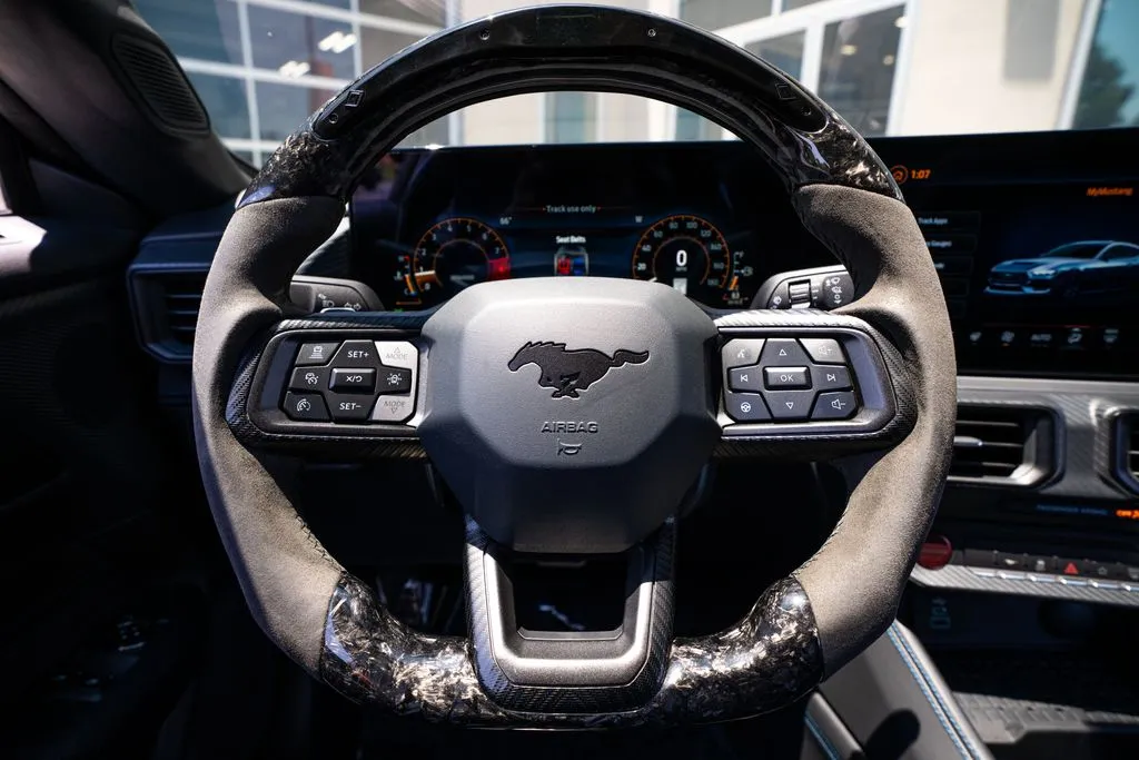 Ford Mustang photo 36