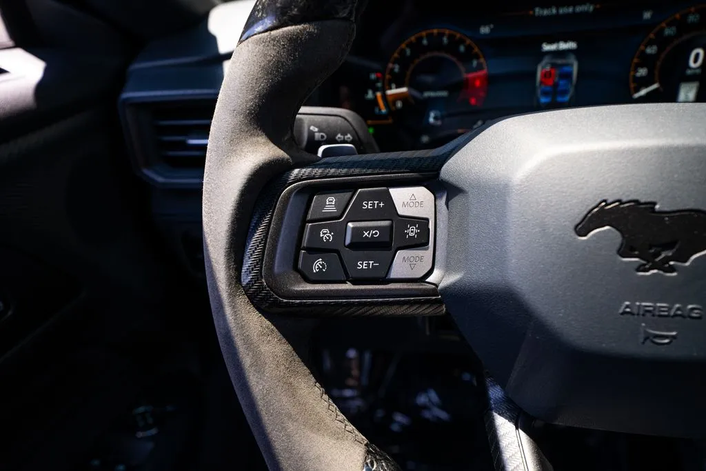 Ford Mustang photo 37