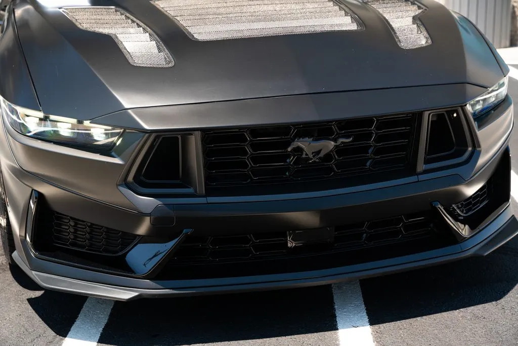 Ford Mustang photo 5