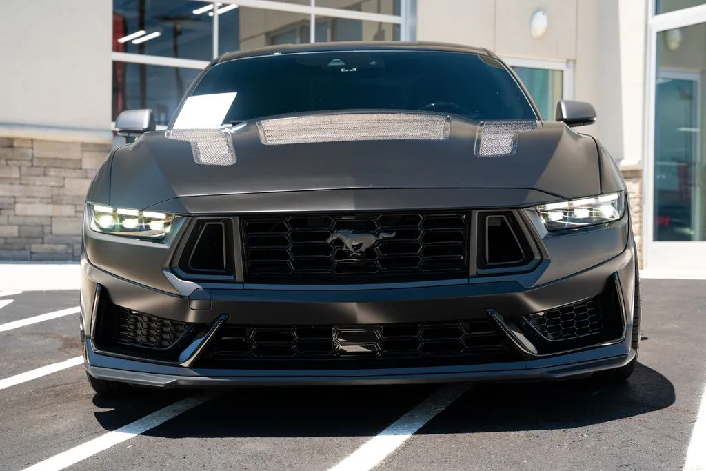 Ford Mustang photo 4