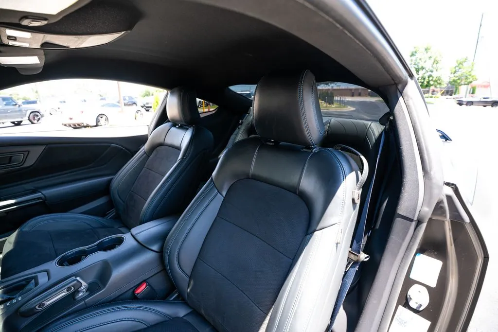 Ford Mustang photo 34