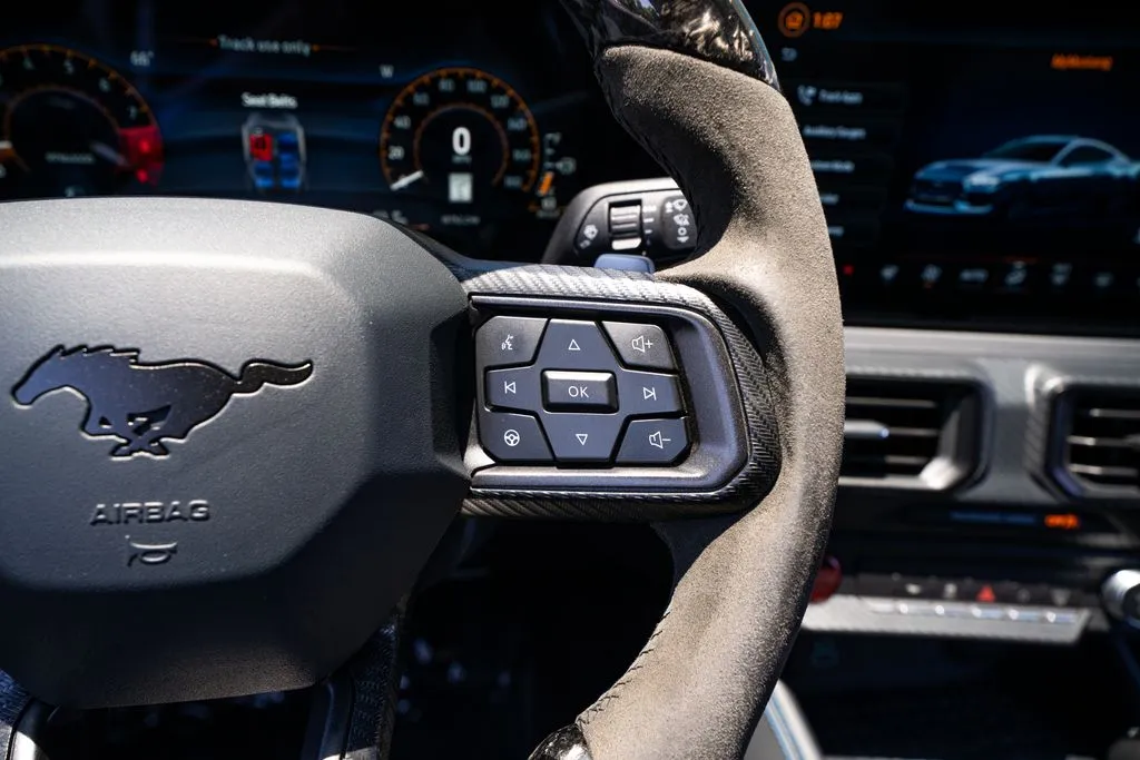 Ford Mustang photo 38