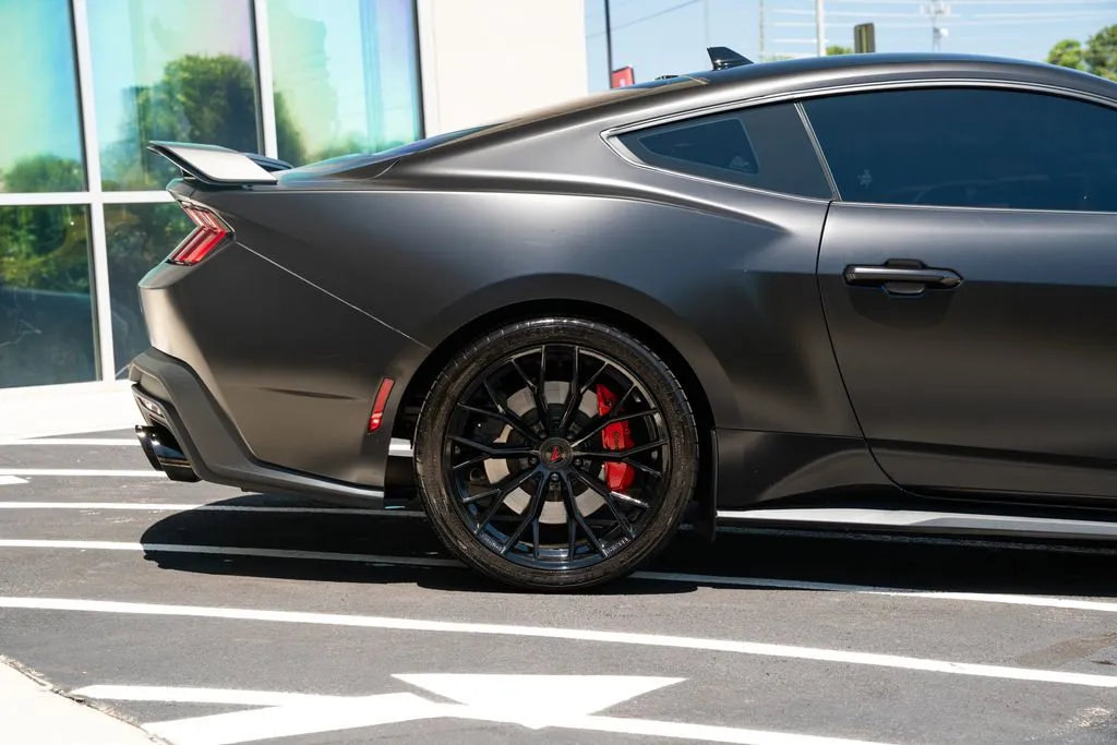 Ford Mustang photo 13