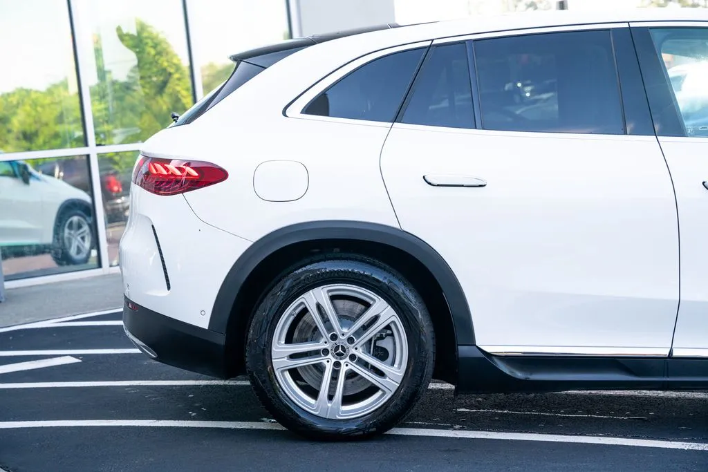 Mercedes-Benz EQE photo 13