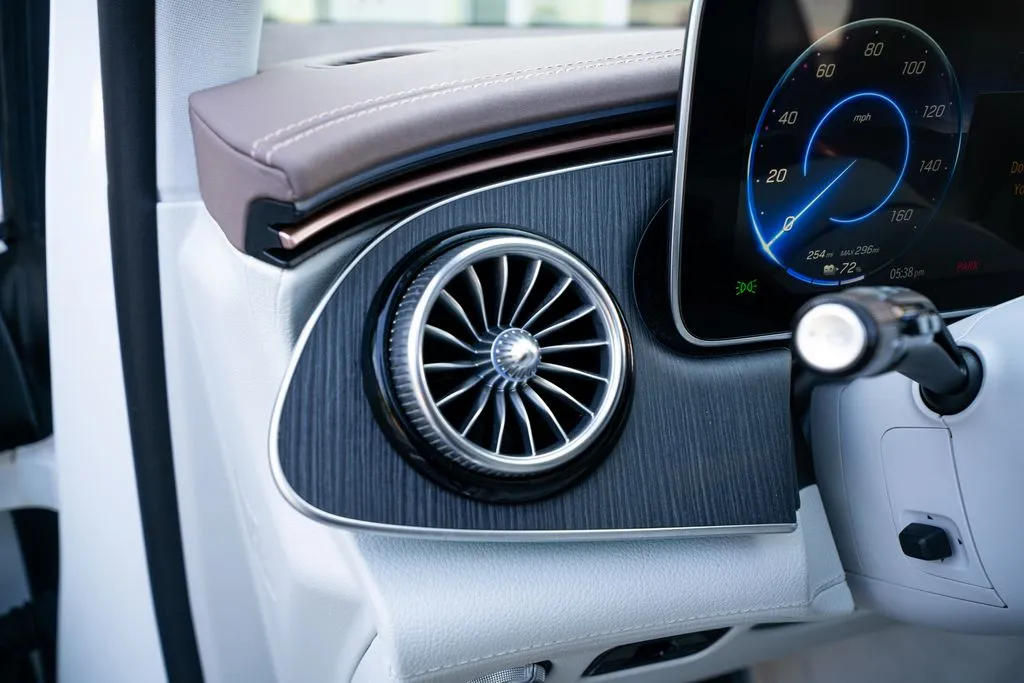 Mercedes-Benz EQE photo 33