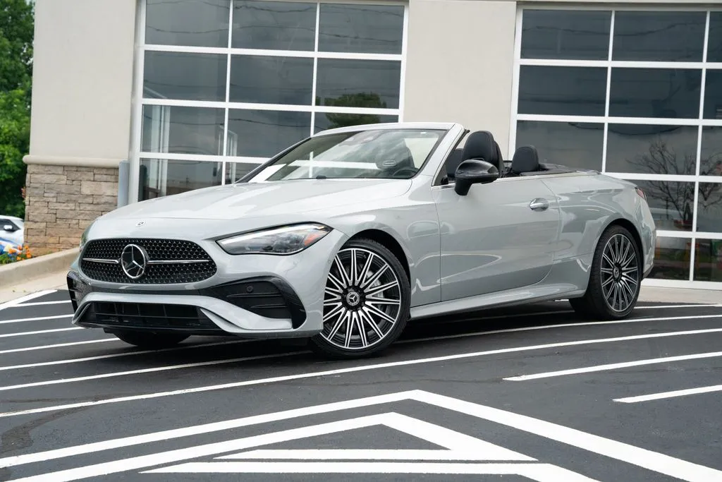 Mercedes-Benz CLE photo 2