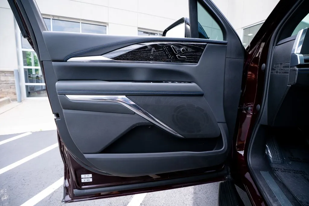 Cadillac Escalade IQ photo 23