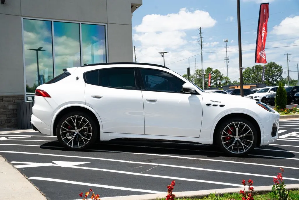 Maserati Grecale photo 12