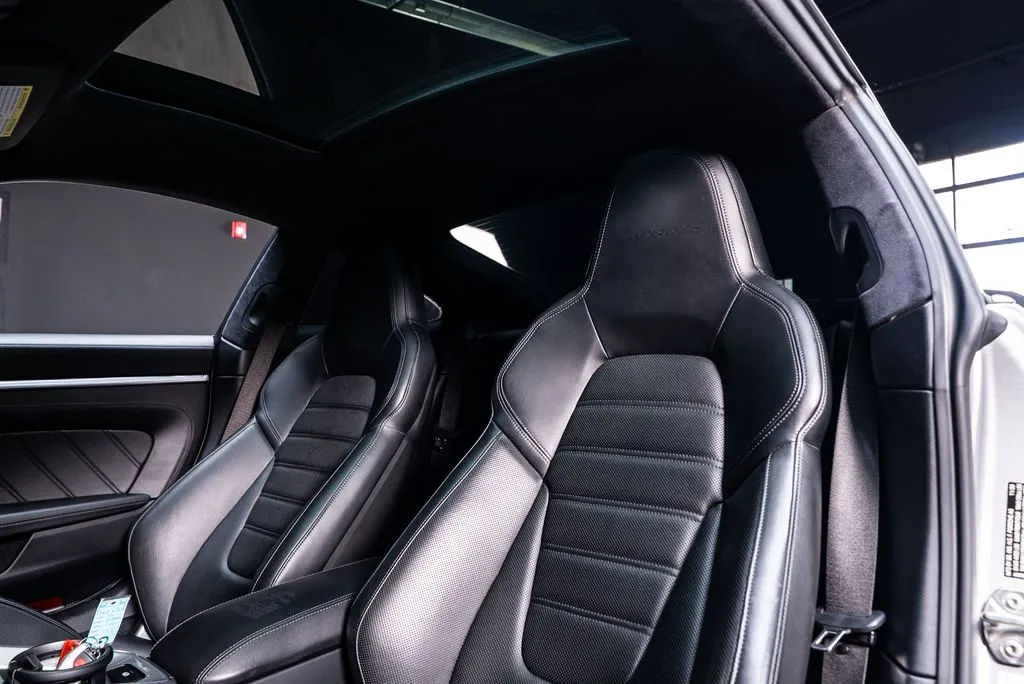 Porsche 911 photo 38