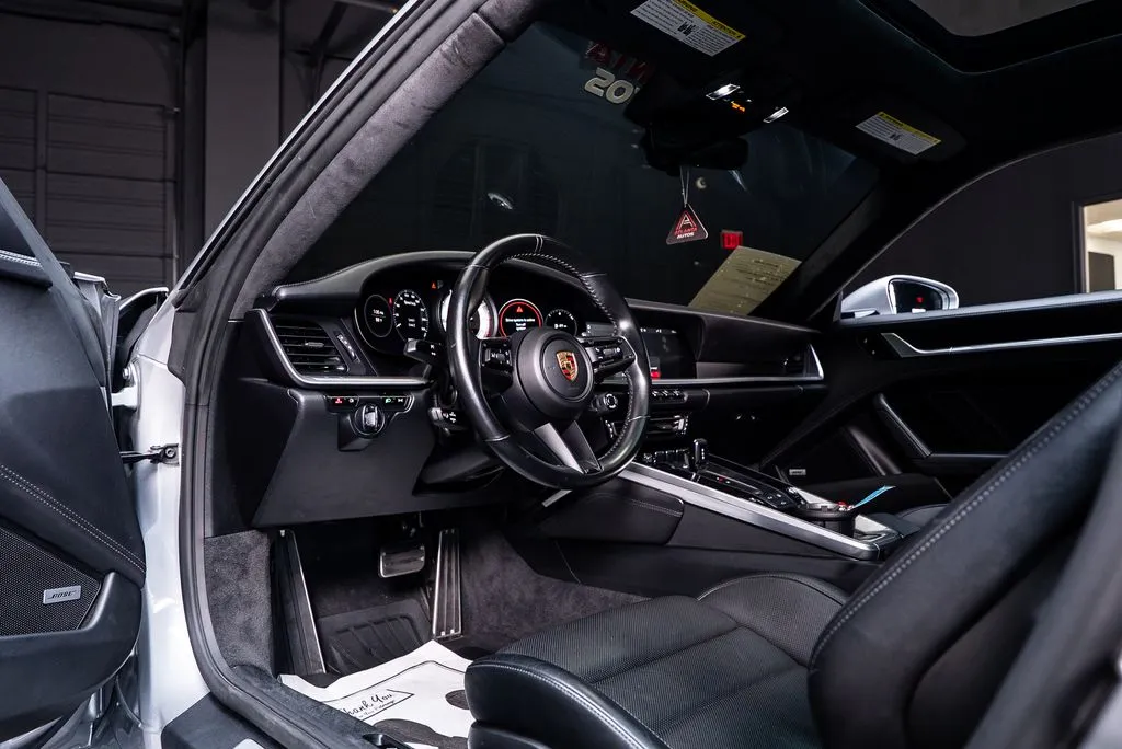 Porsche 911 photo 39