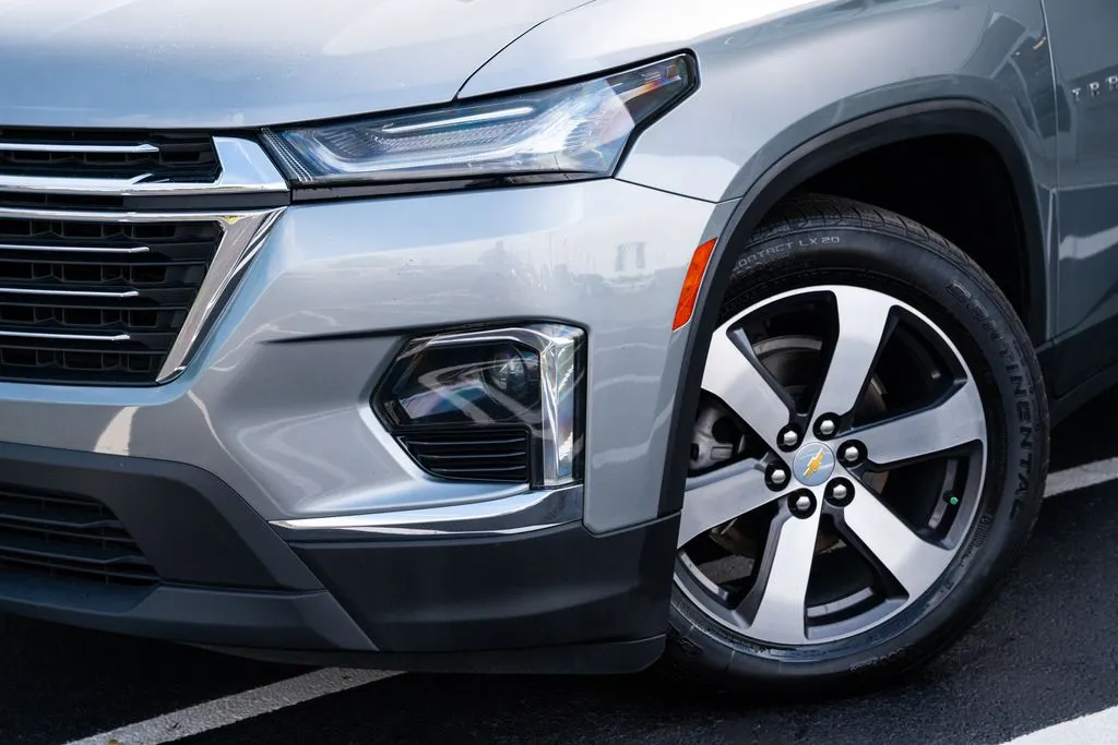 Chevrolet Traverse photo 3