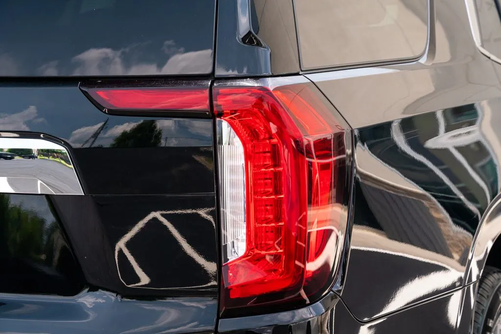 GMC Yukon photo 12