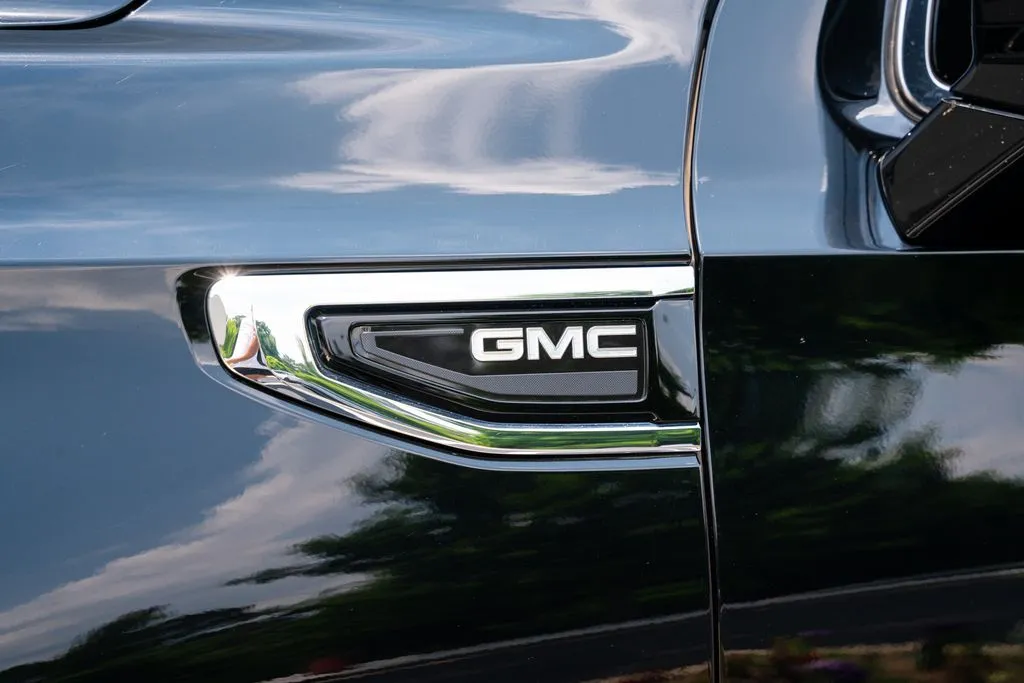 GMC Yukon photo 24