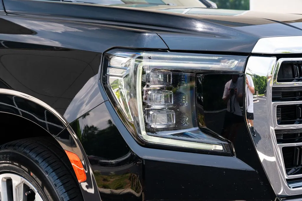 GMC Yukon photo 8