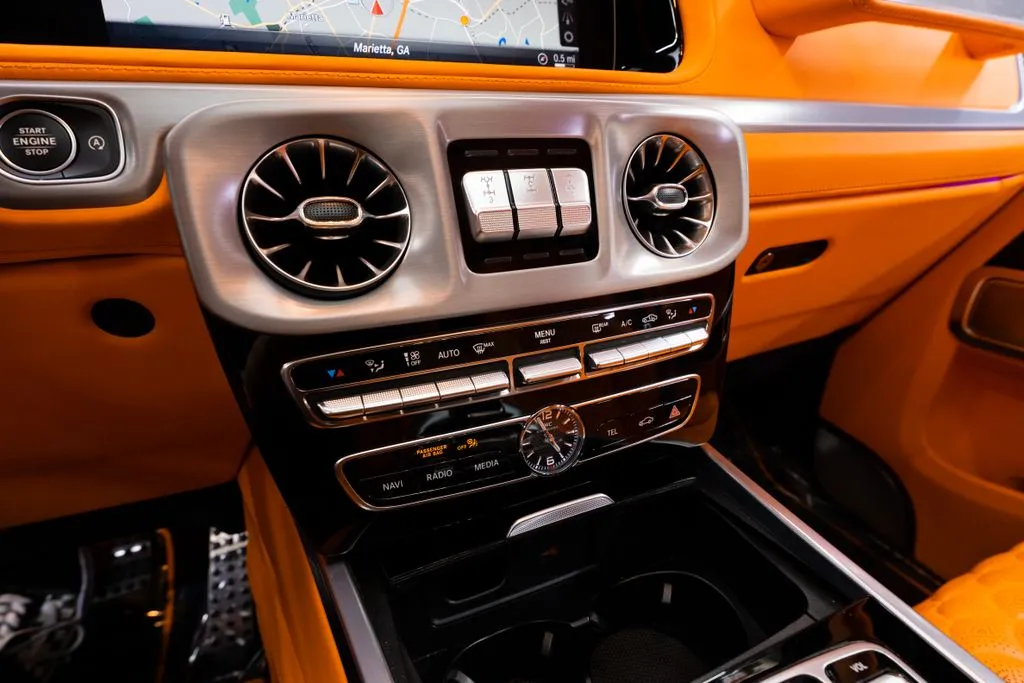 Mercedes-Benz G-Class photo 40