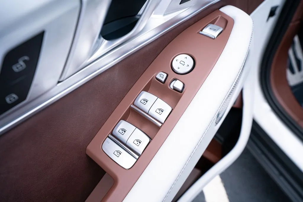 BMW XM photo 29