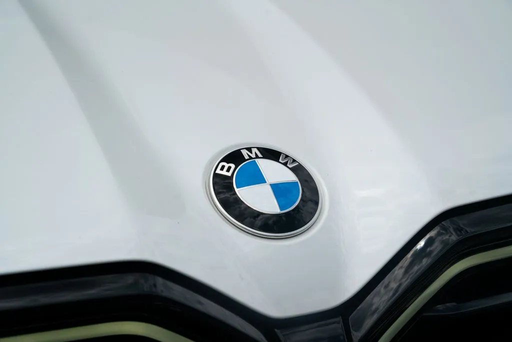 BMW XM photo 8