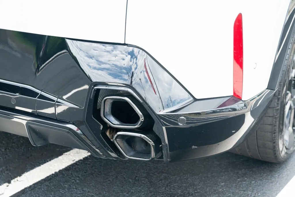 BMW XM photo 16