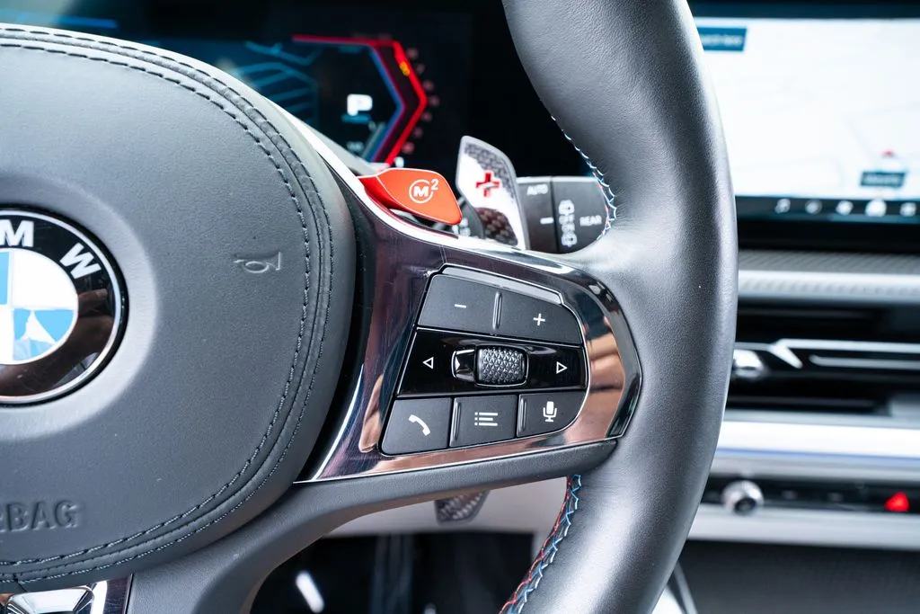 BMW XM photo 38