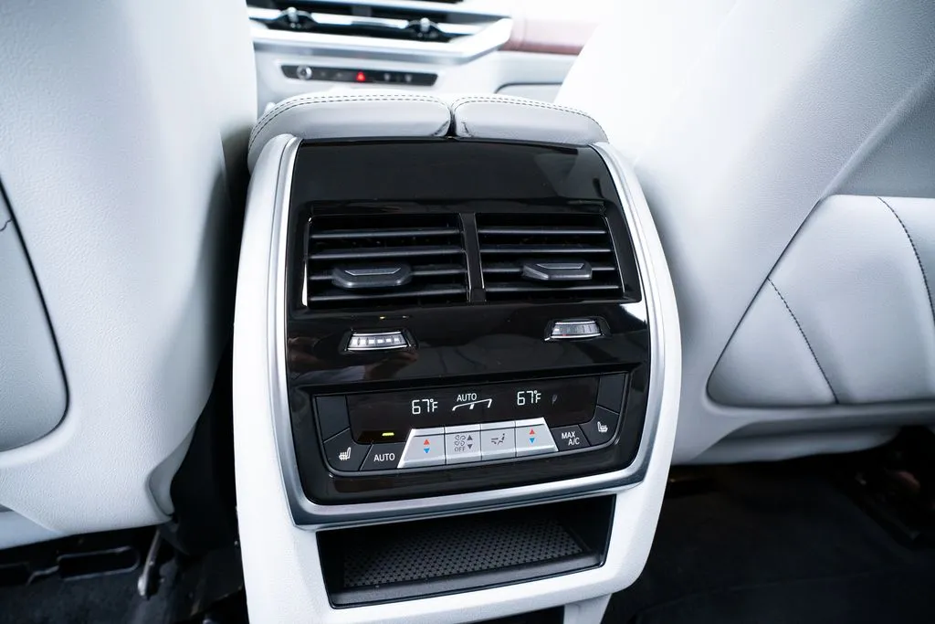 BMW XM photo 52