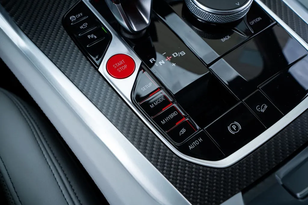 BMW XM photo 46