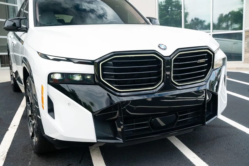 BMW XM photo 5