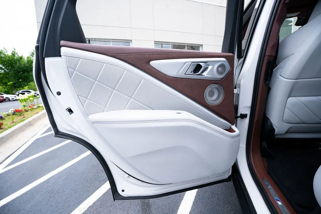 BMW XM photo 48