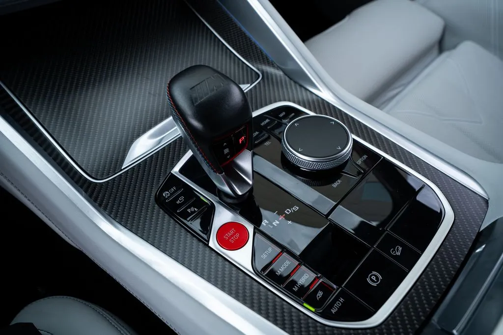 BMW XM photo 45