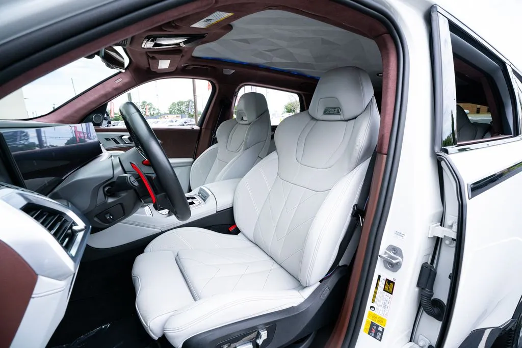 BMW XM photo 34