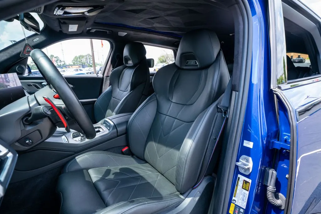 BMW XM photo 31