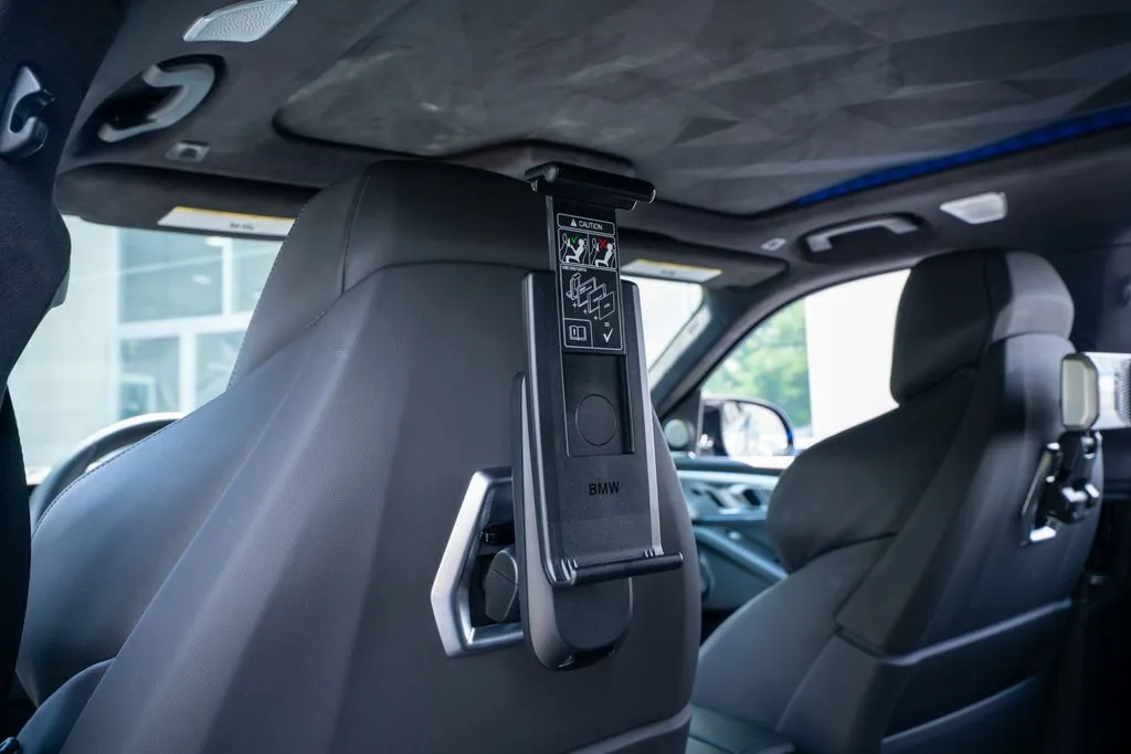 BMW XM photo 46