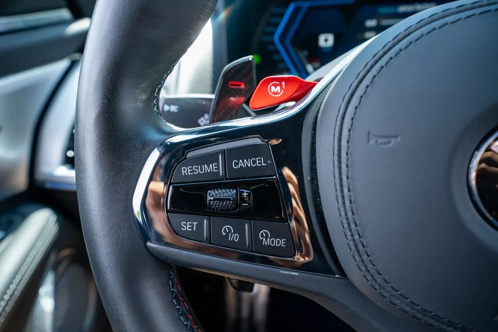 BMW XM photo 35