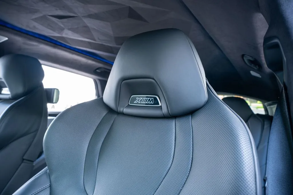 BMW XM photo 32