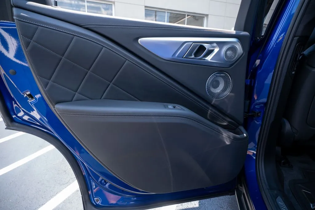 BMW XM photo 43