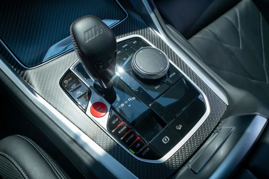 BMW XM photo 41