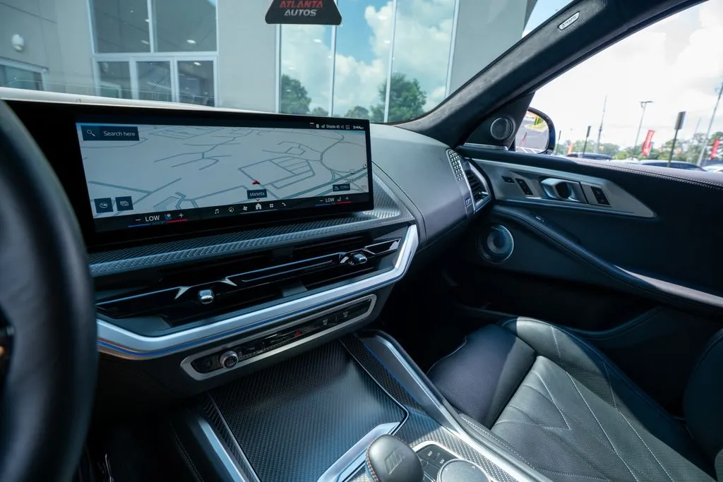 BMW XM photo 38