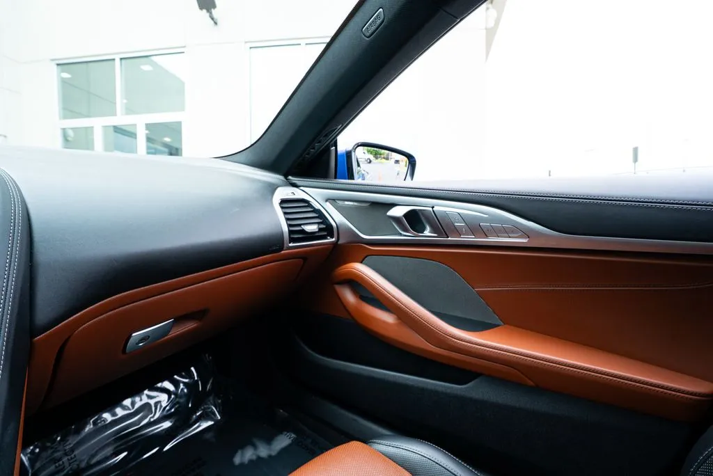 BMW 8 Series photo 44