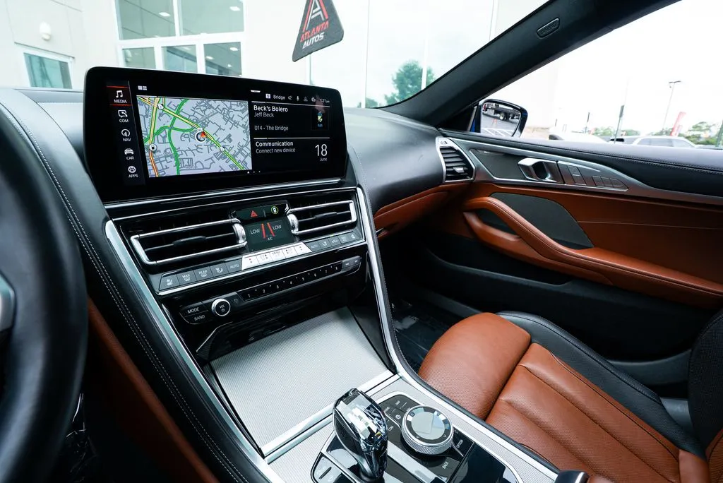 BMW 8 Series photo 39
