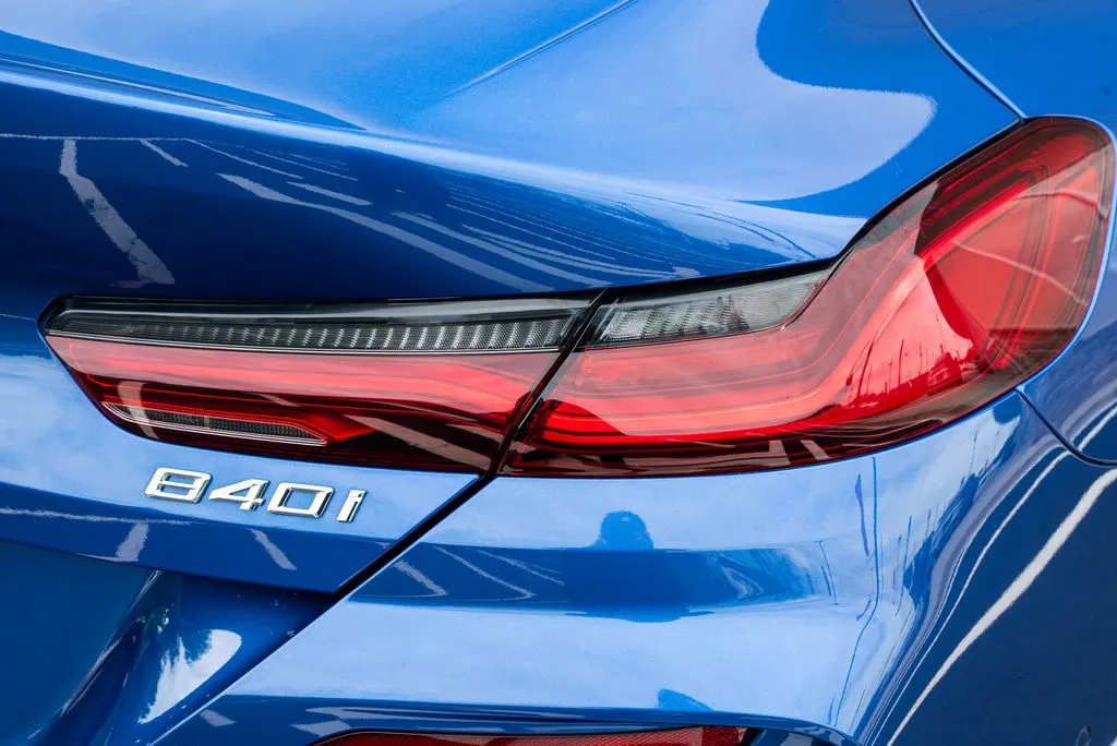 BMW 8 Series photo 14