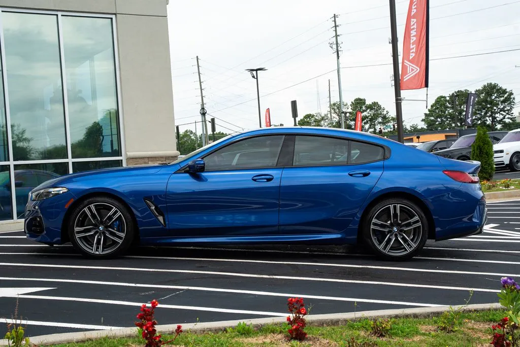 BMW 8 Series photo 22