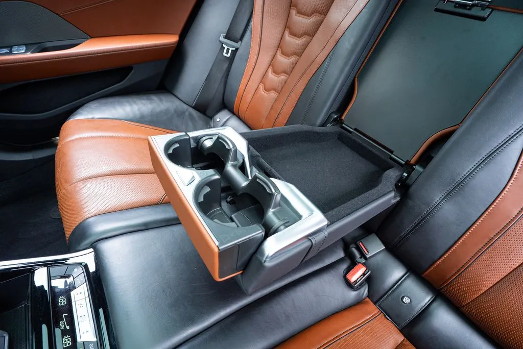 BMW 8 Series photo 51
