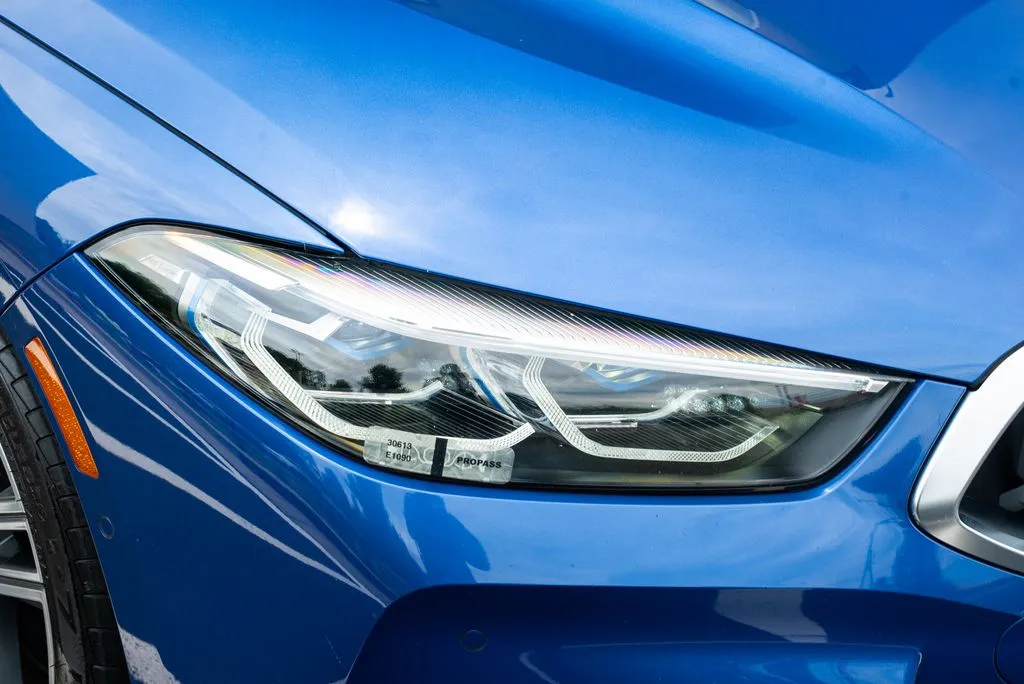 BMW 8 Series photo 9