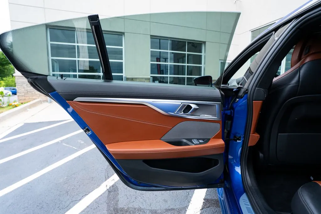 BMW 8 Series photo 45