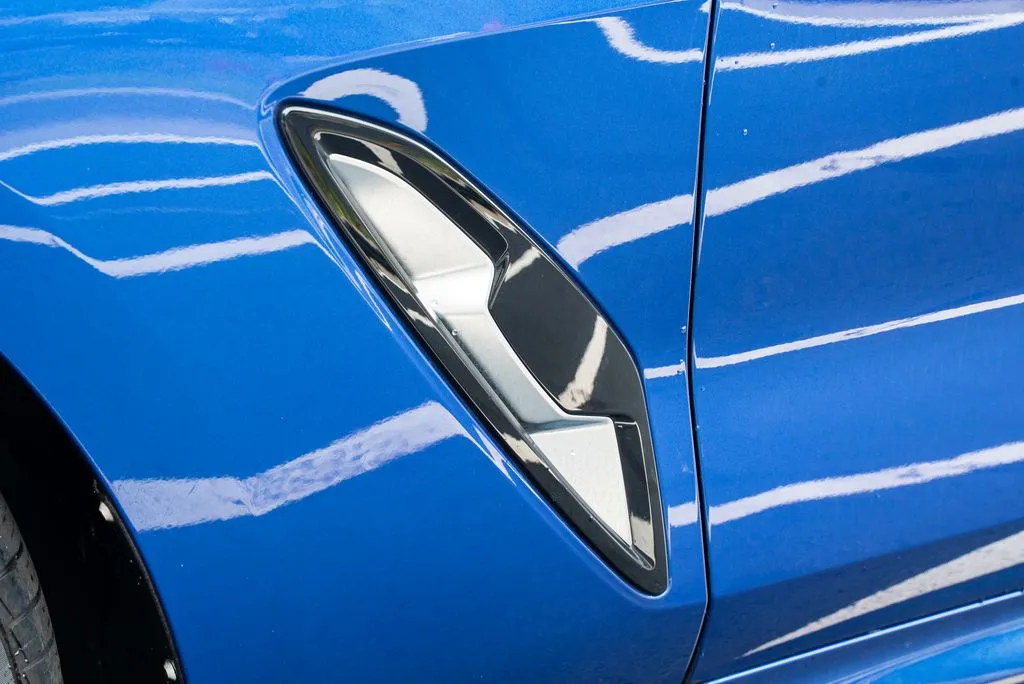 BMW 8 Series photo 25