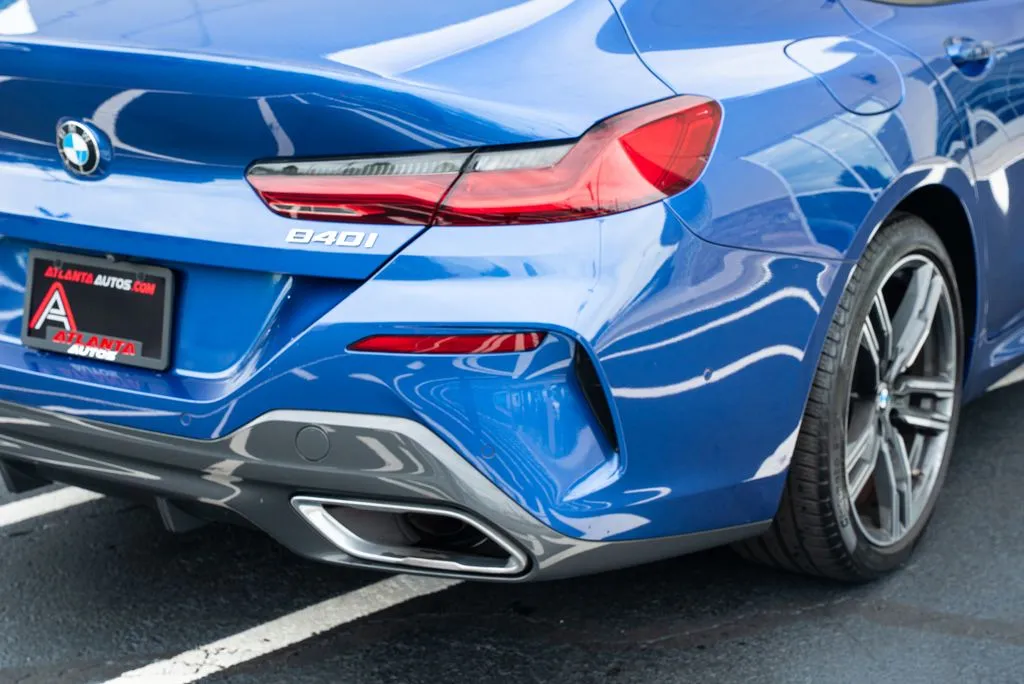 BMW 8 Series photo 13
